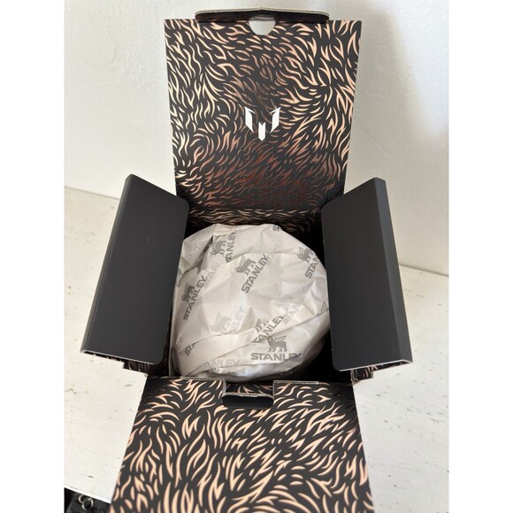 GENUINE The Messi X Stanley IceFlow Flip Straw Jug 64oz 64 OZ Messi GOAT Black - Picture 13 of 13